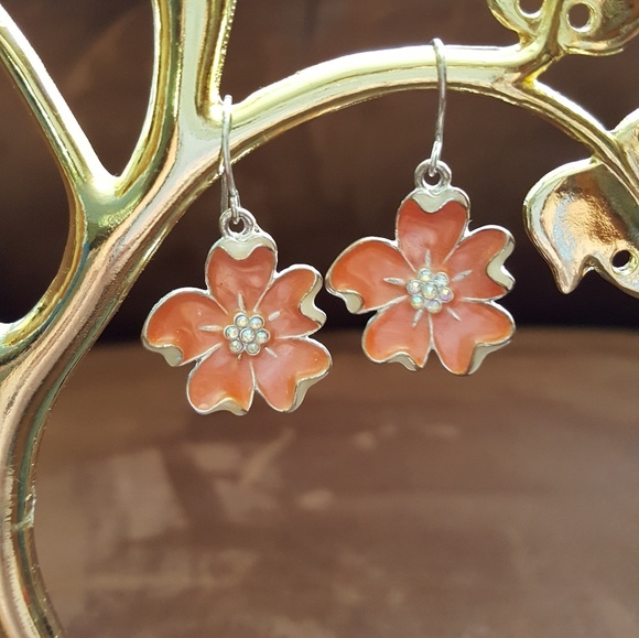 Jewelry - Peach flower earrings